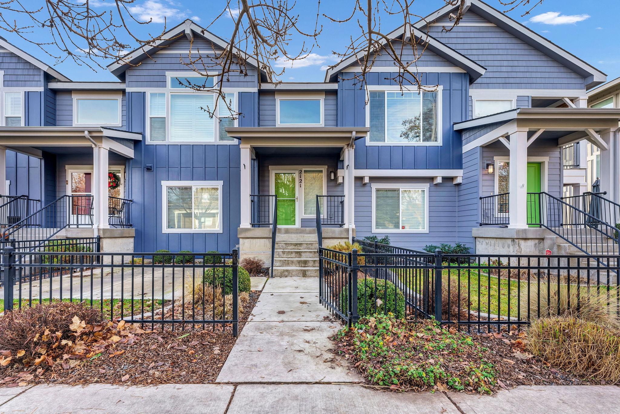 2121 W Bridge Ave - Photo 31
