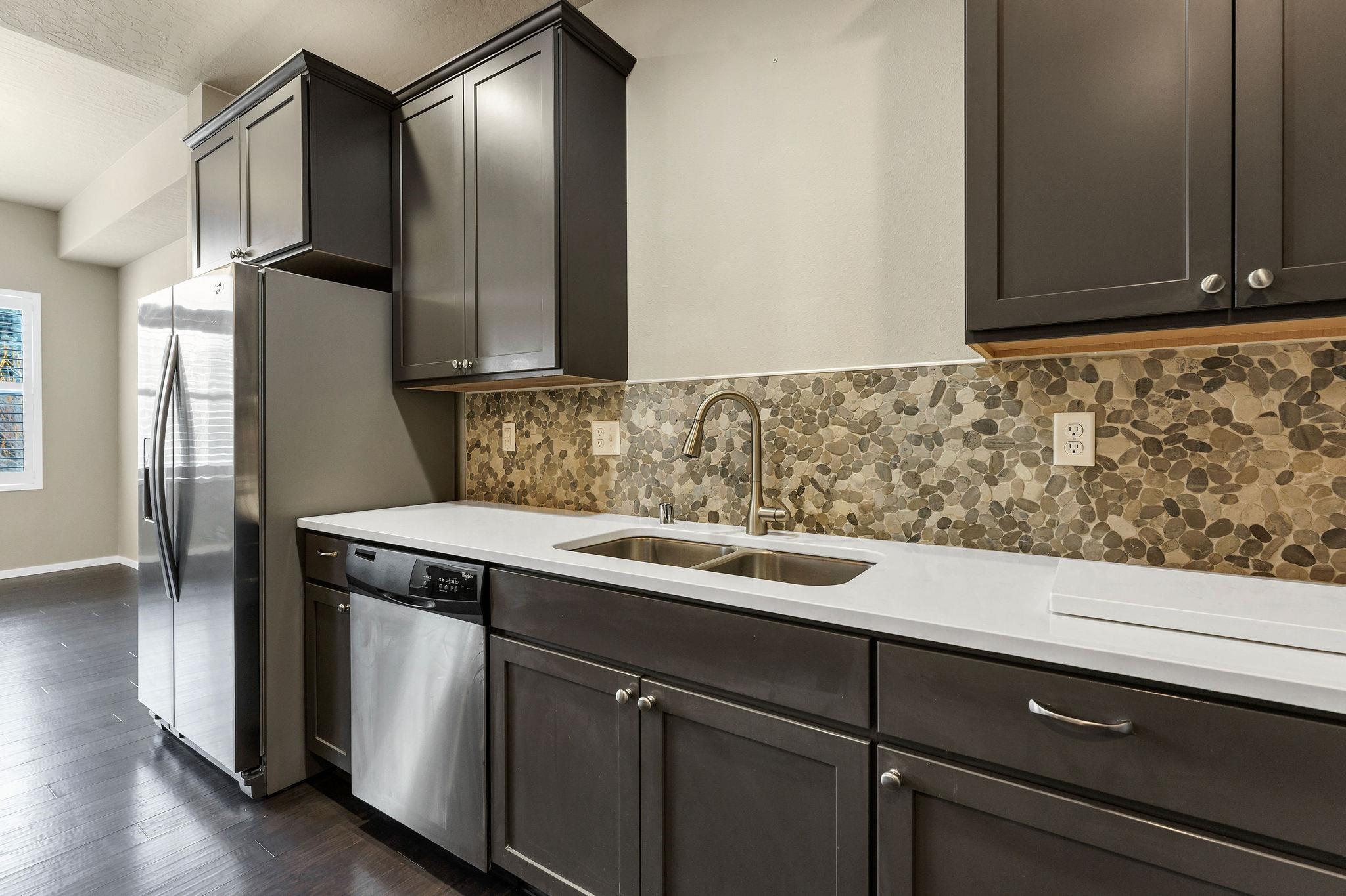2121 W Bridge Ave - Photo 6