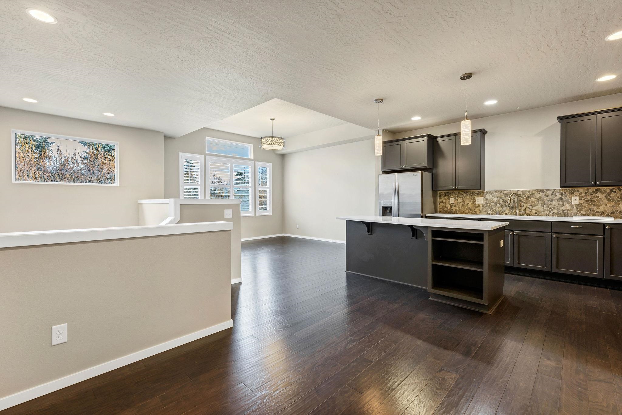 2121 W Bridge Ave - Photo 8