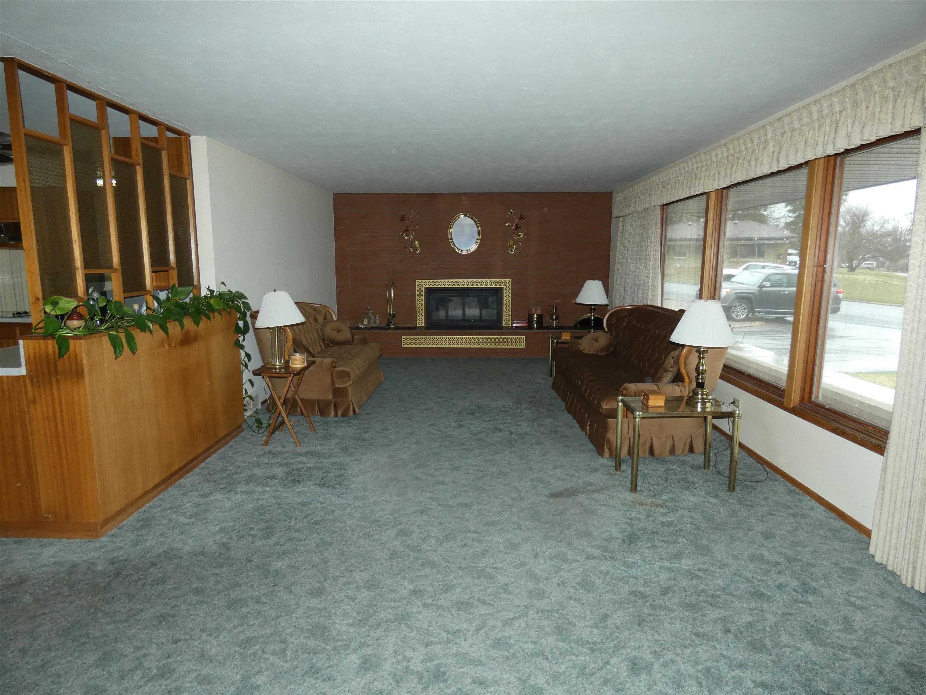104 W 5TH St - Photo 3