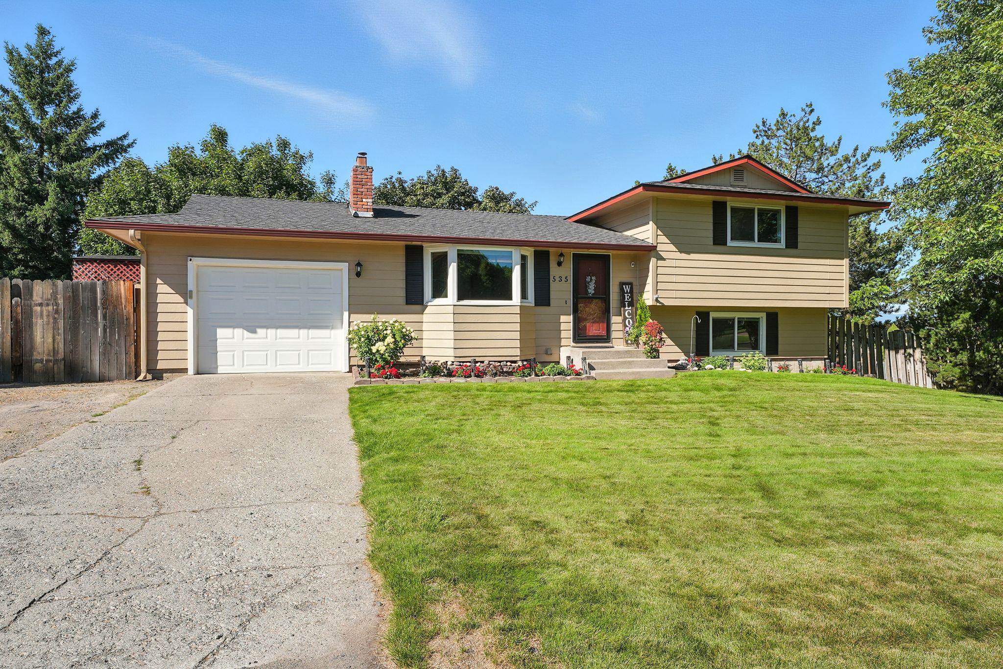 535 E Kedlin Ave - Photo 2