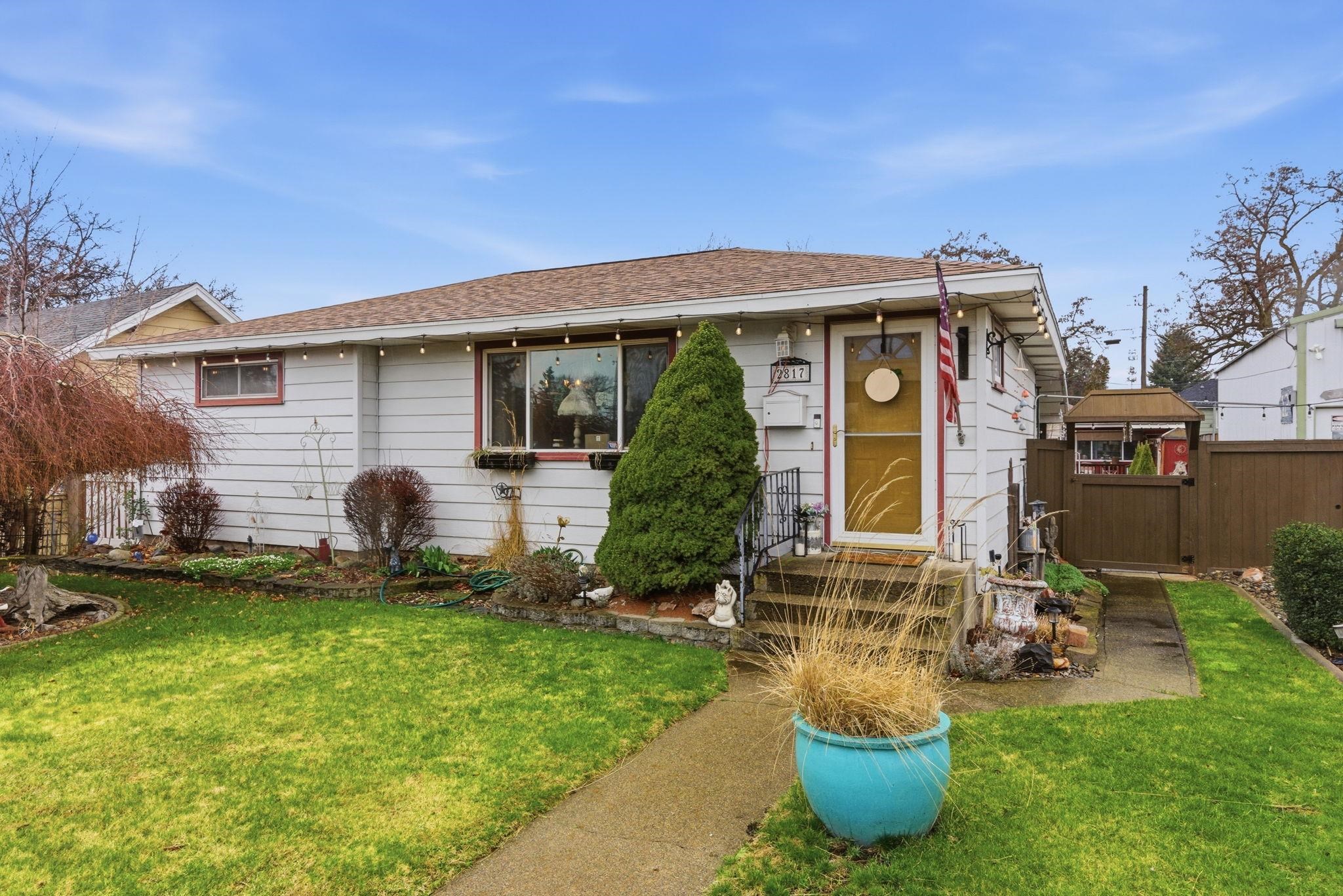 2817 N Lee St - Photo 1