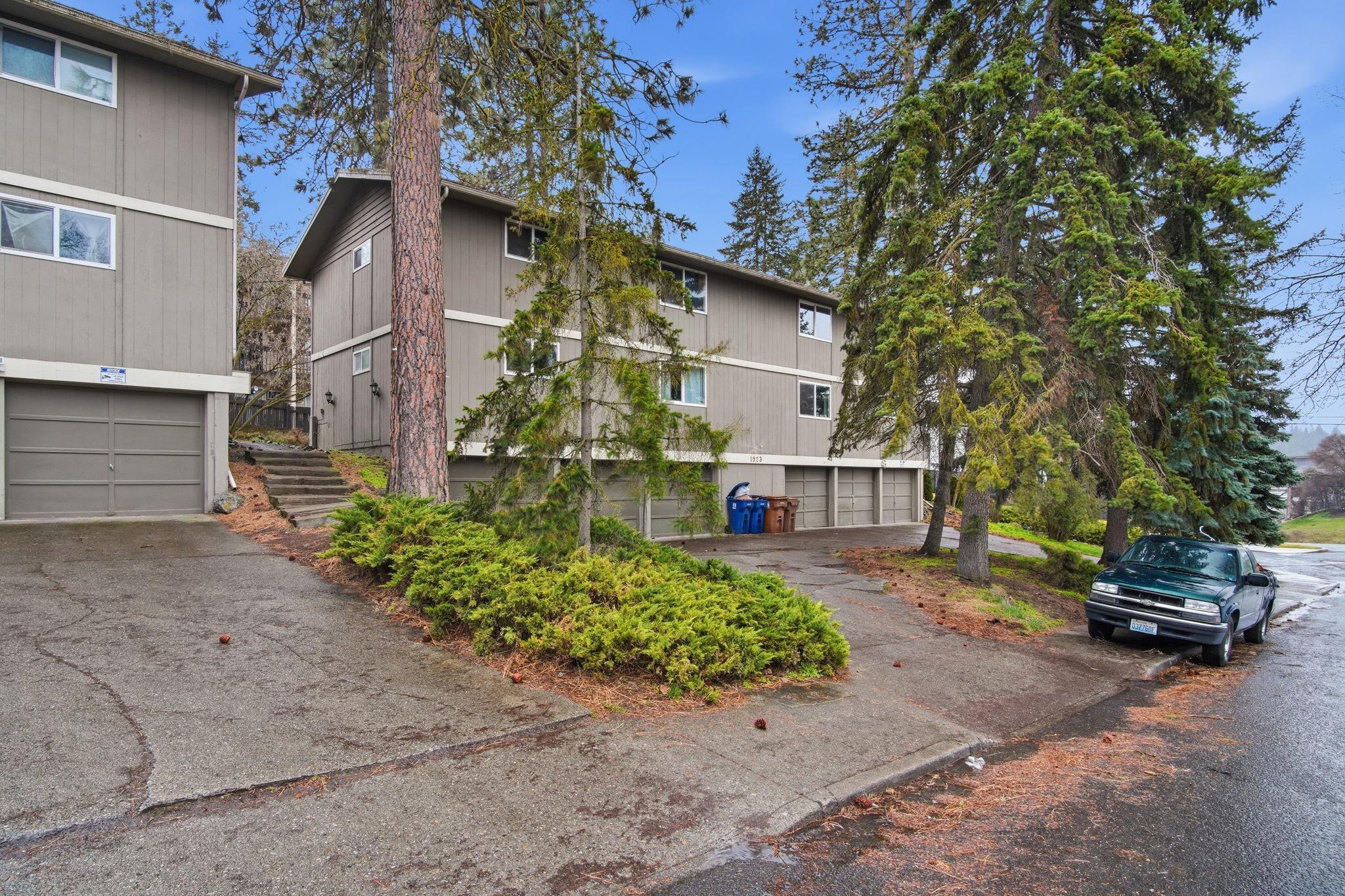 1923 W 7th Ave - Photo 2