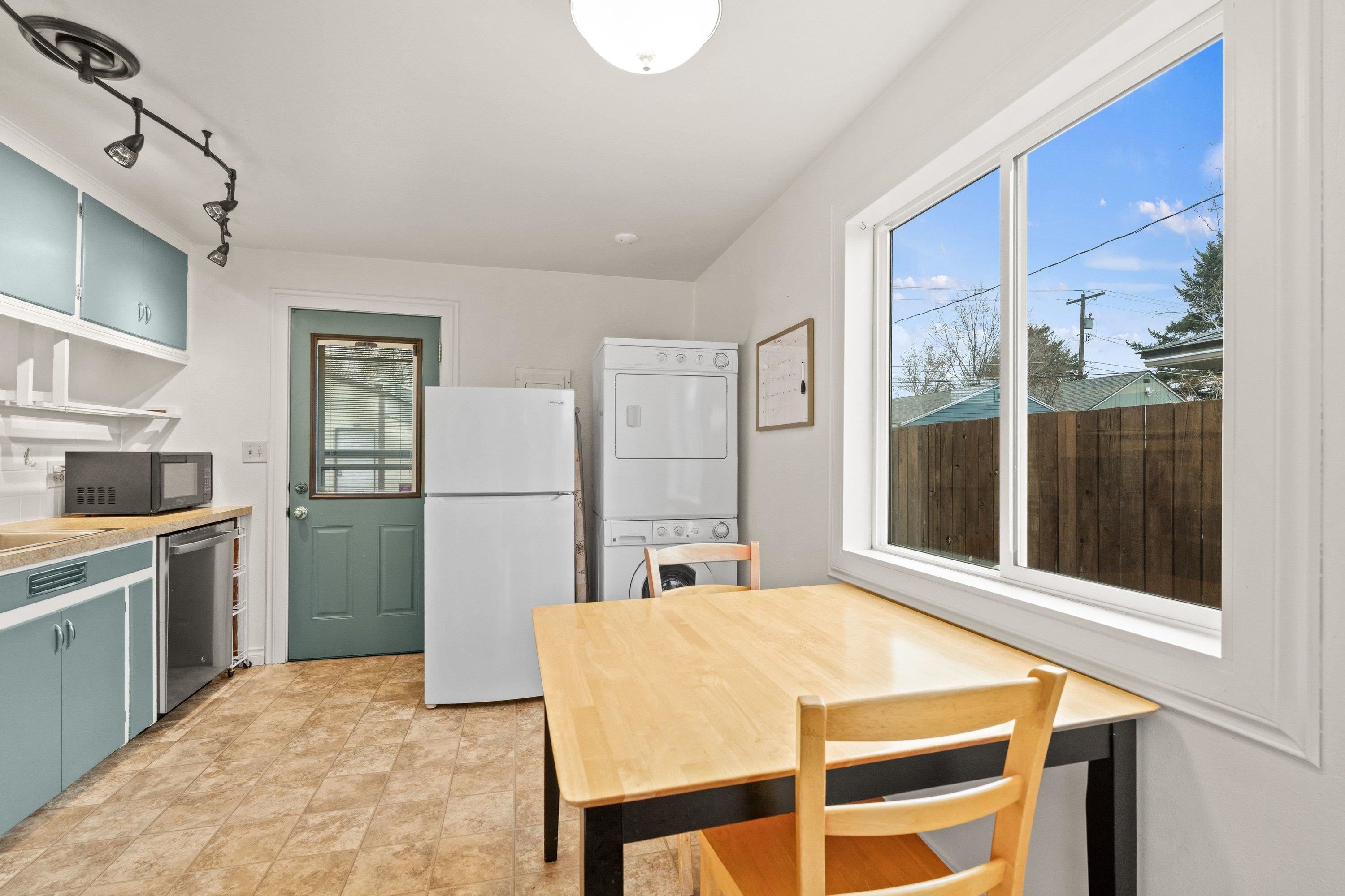3024 E Nora Ave - Photo 11