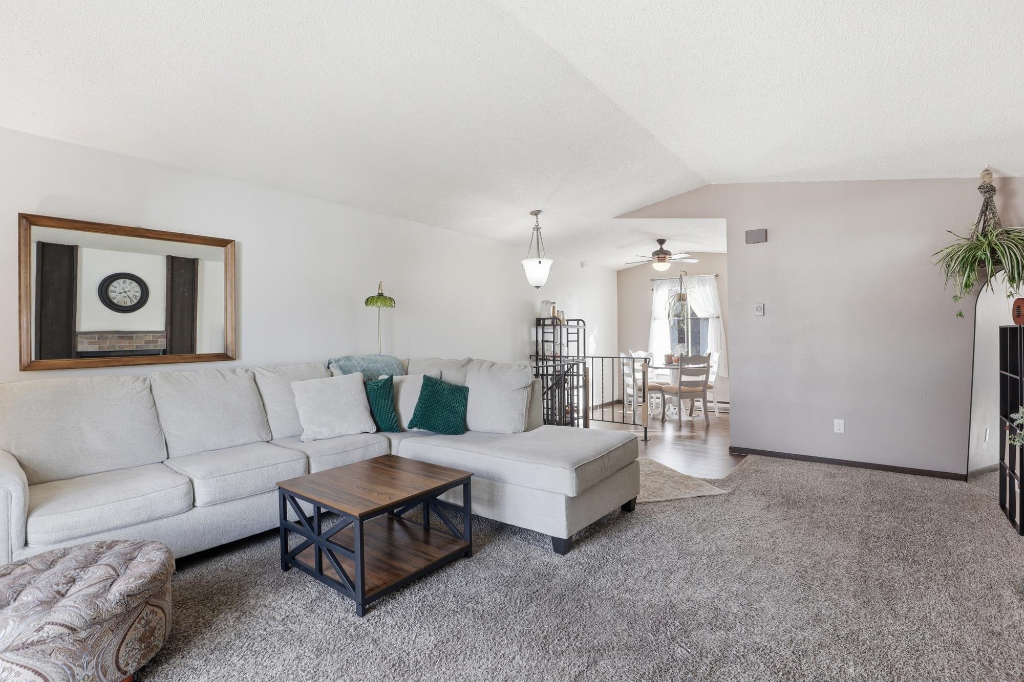 8111 E Harrington Ave - Photo 2