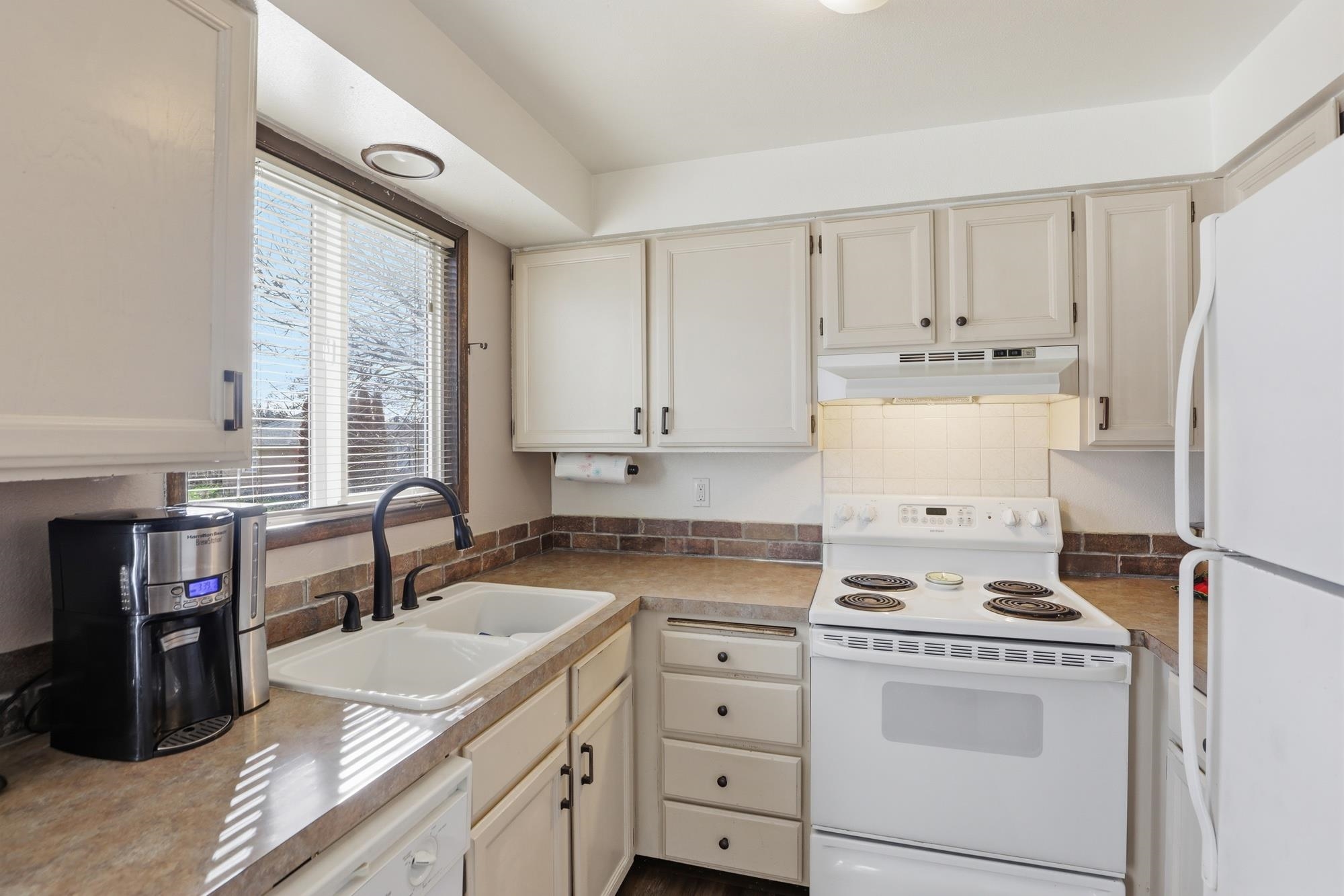 8111 E Harrington Ave - Photo 11