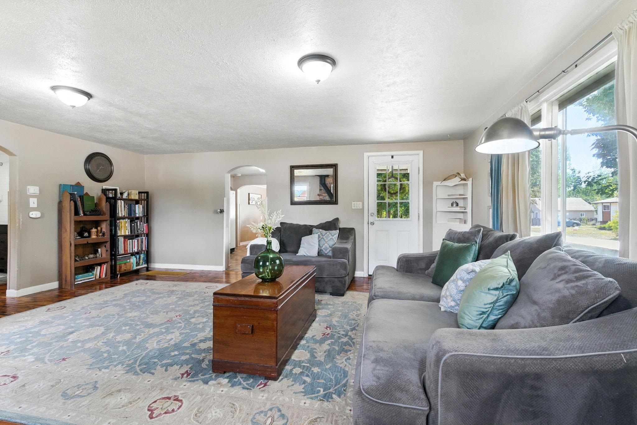904 N Kruger St - Photo 8