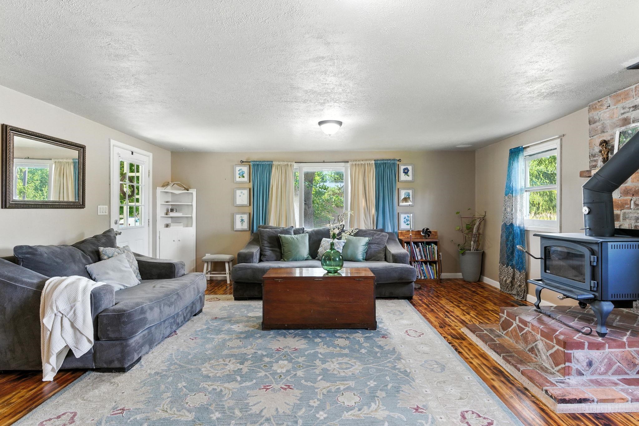 904 N Kruger St - Photo 9