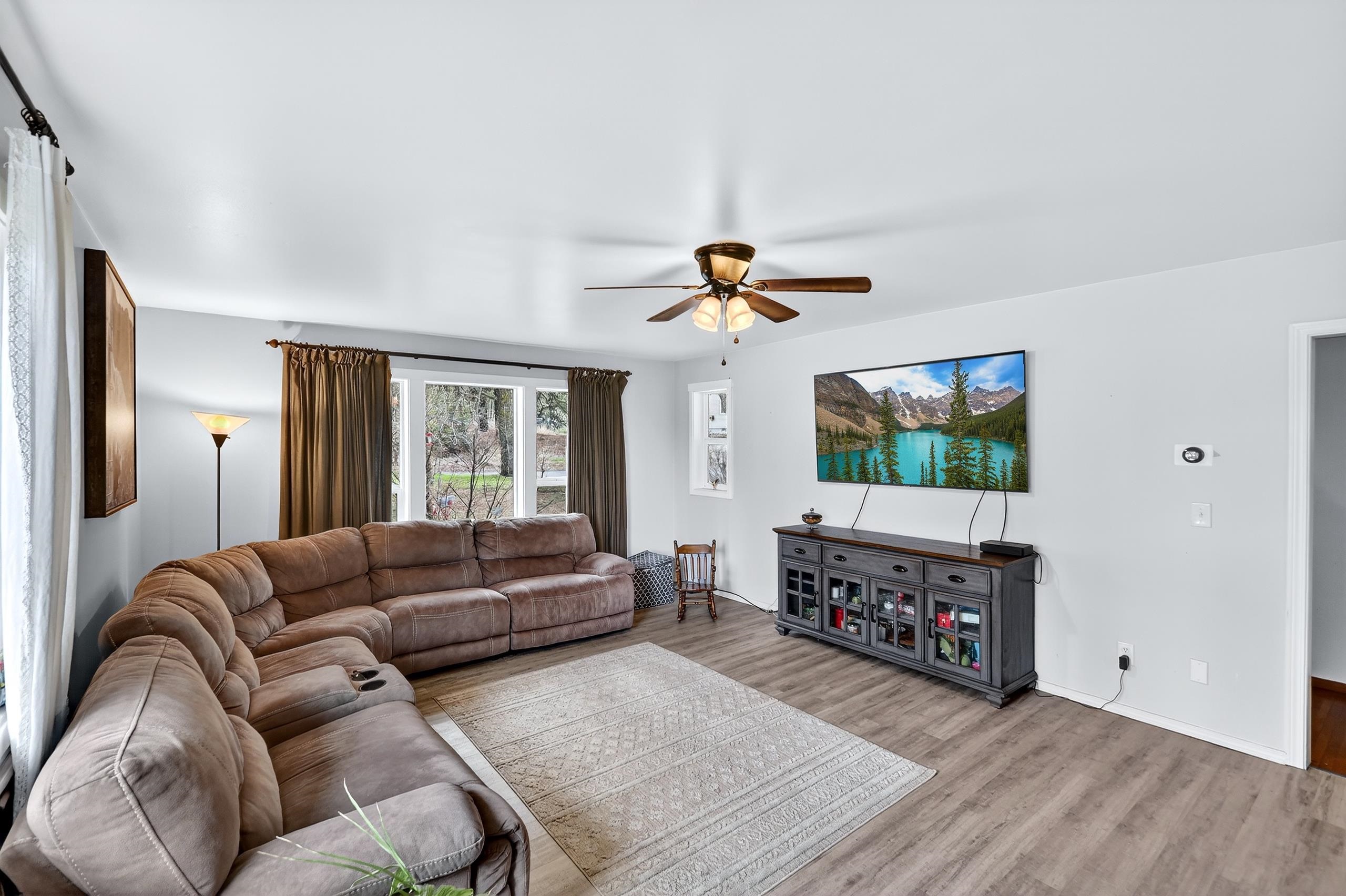 4301 E 16th Ave - Photo 2