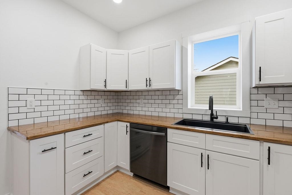 120 E Huffman St - Photo 11