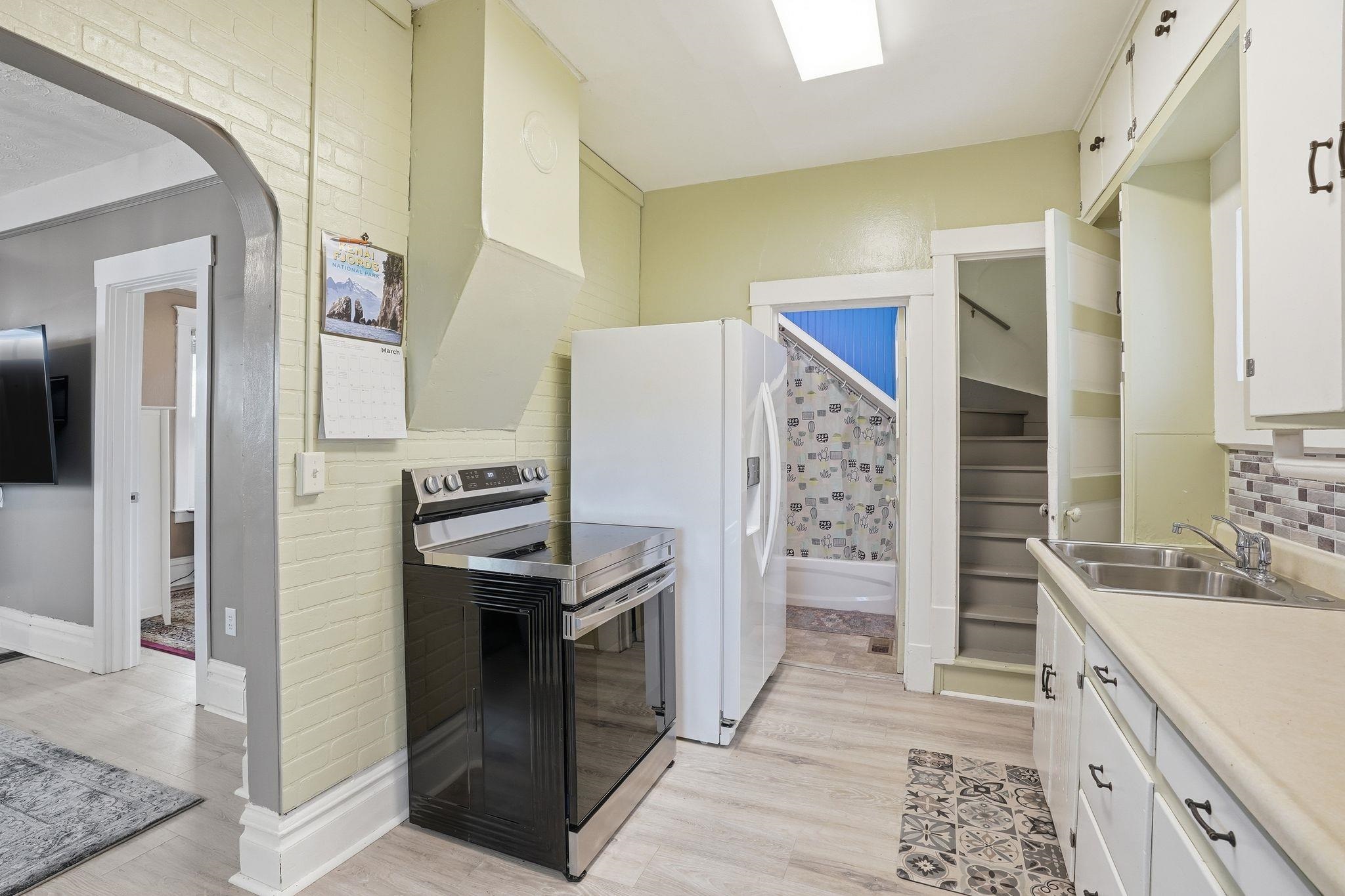 817 E Walton Ave - Photo 13