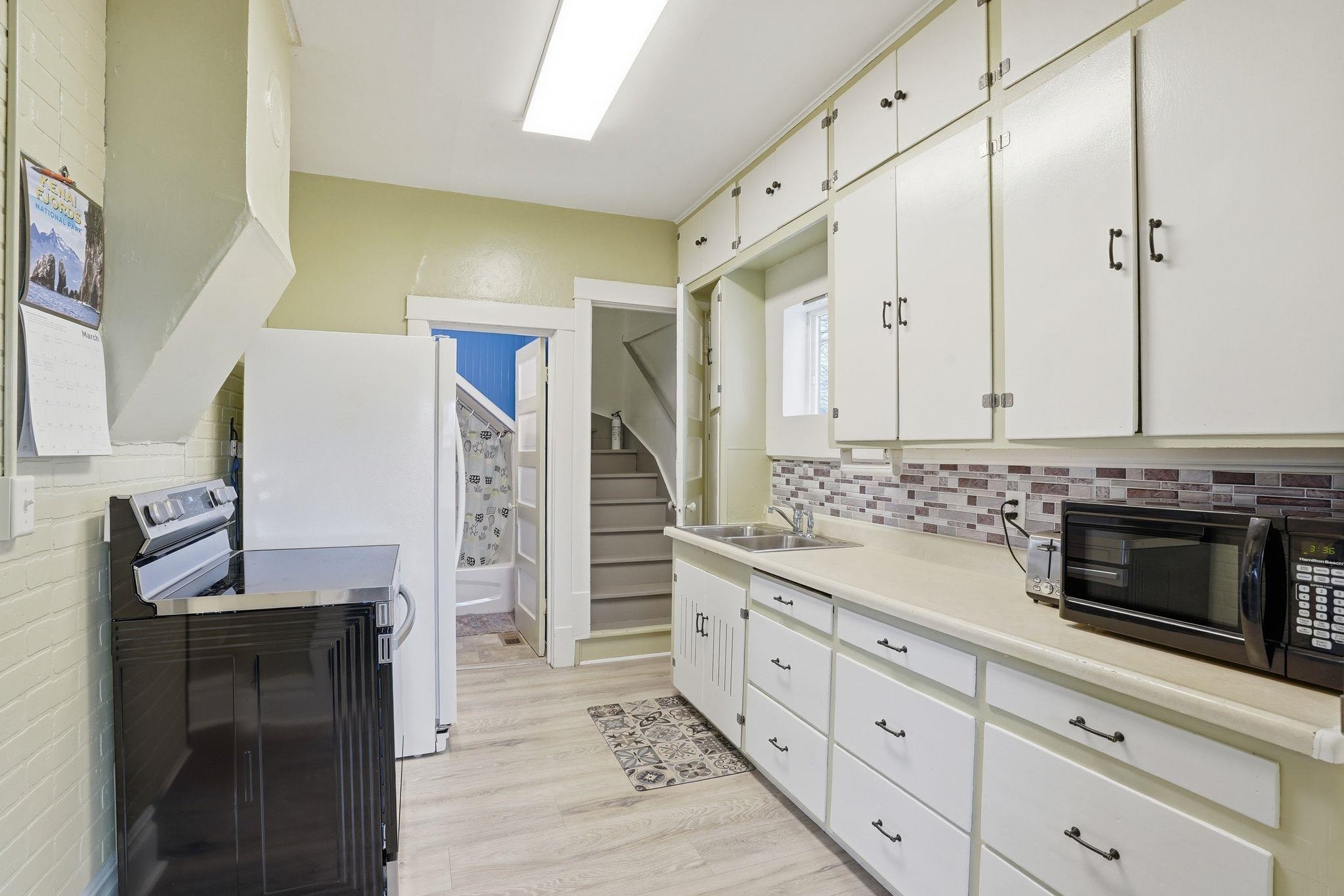817 E Walton Ave - Photo 15