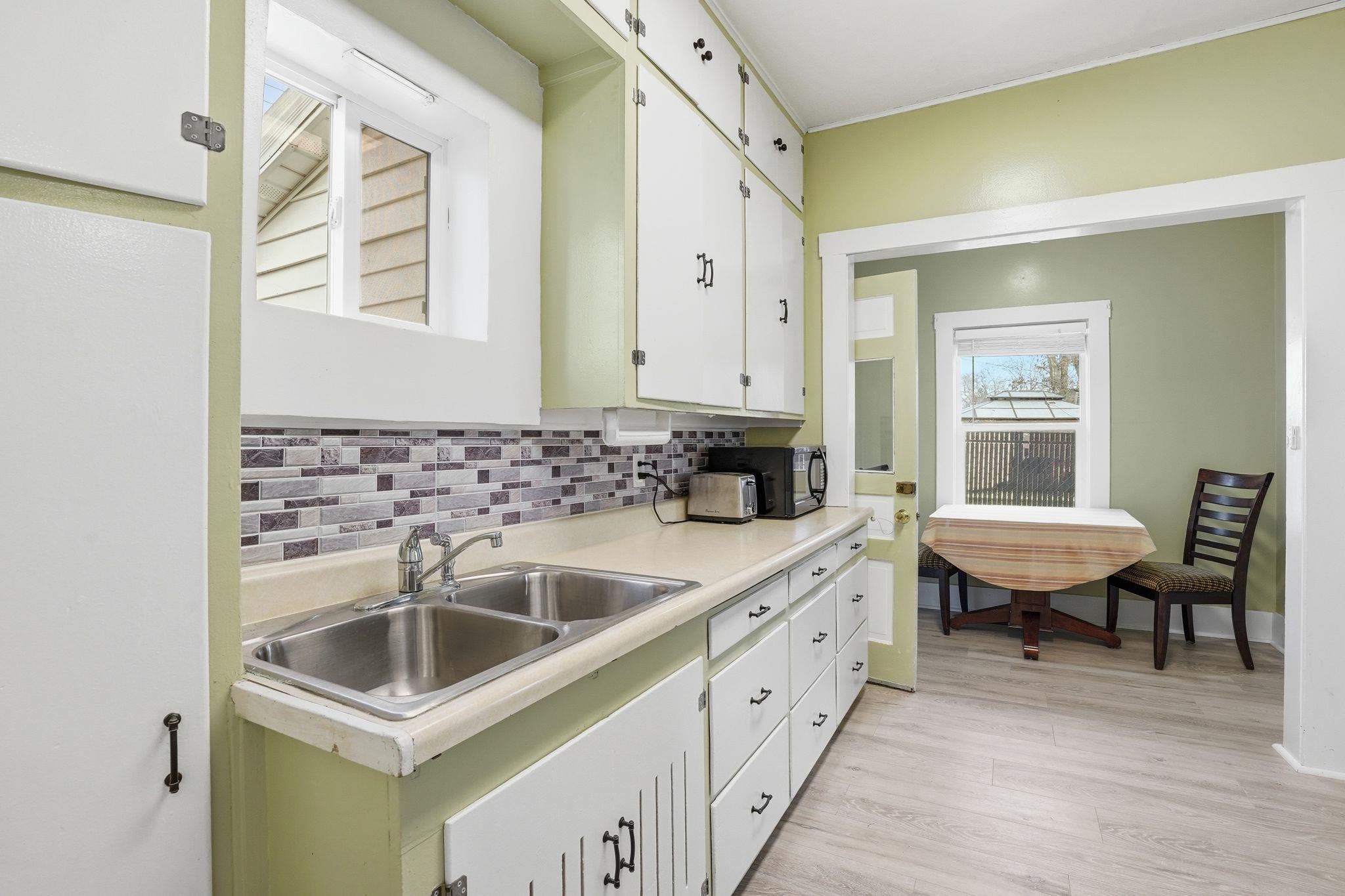 817 E Walton Ave - Photo 17