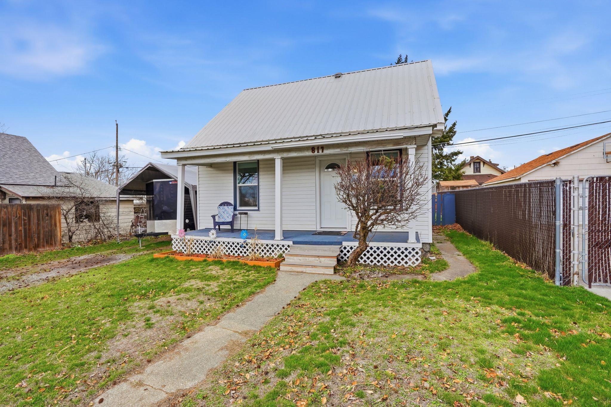 817 E Walton Ave - Photo 3