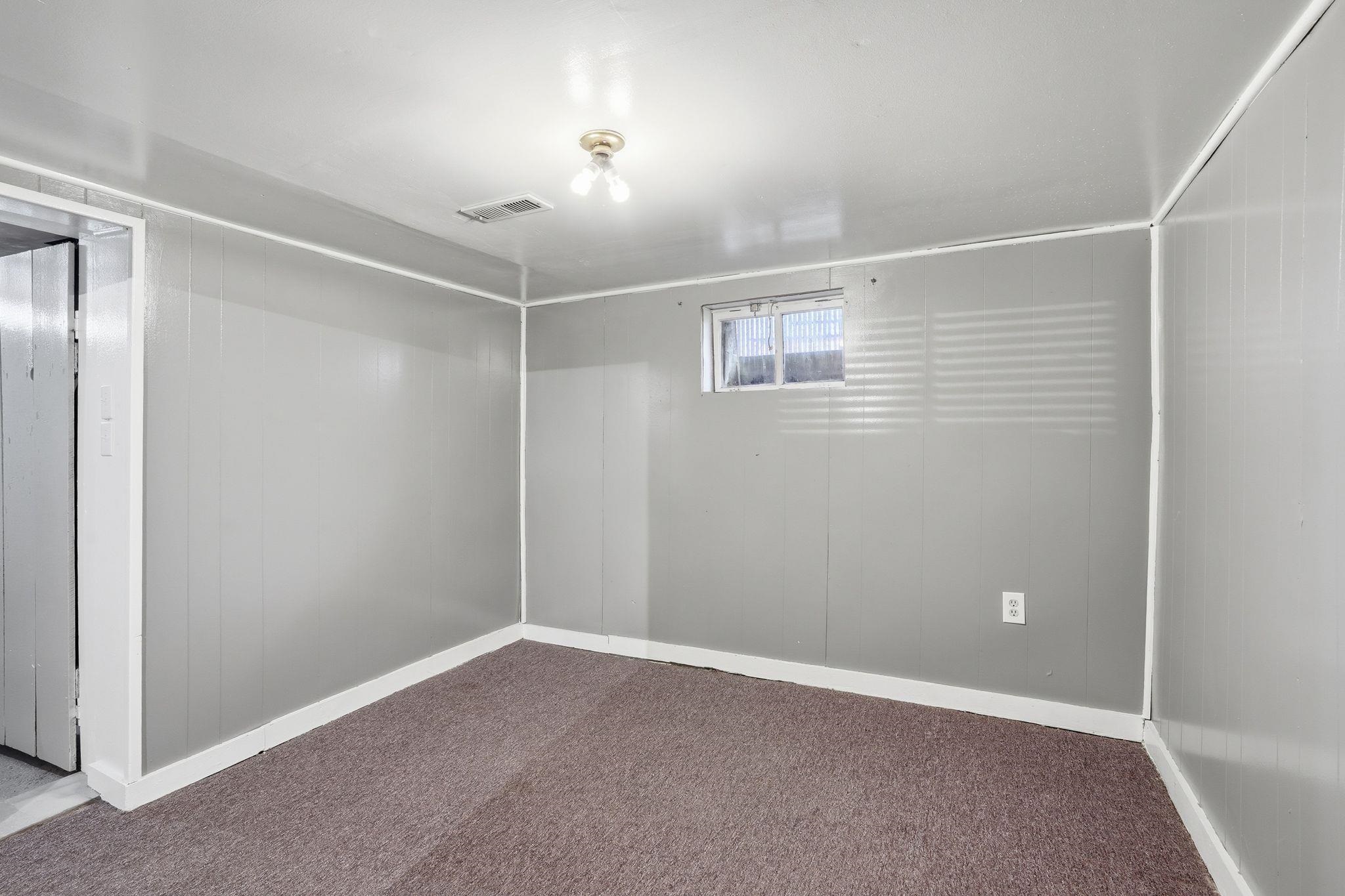 817 E Walton Ave - Photo 28