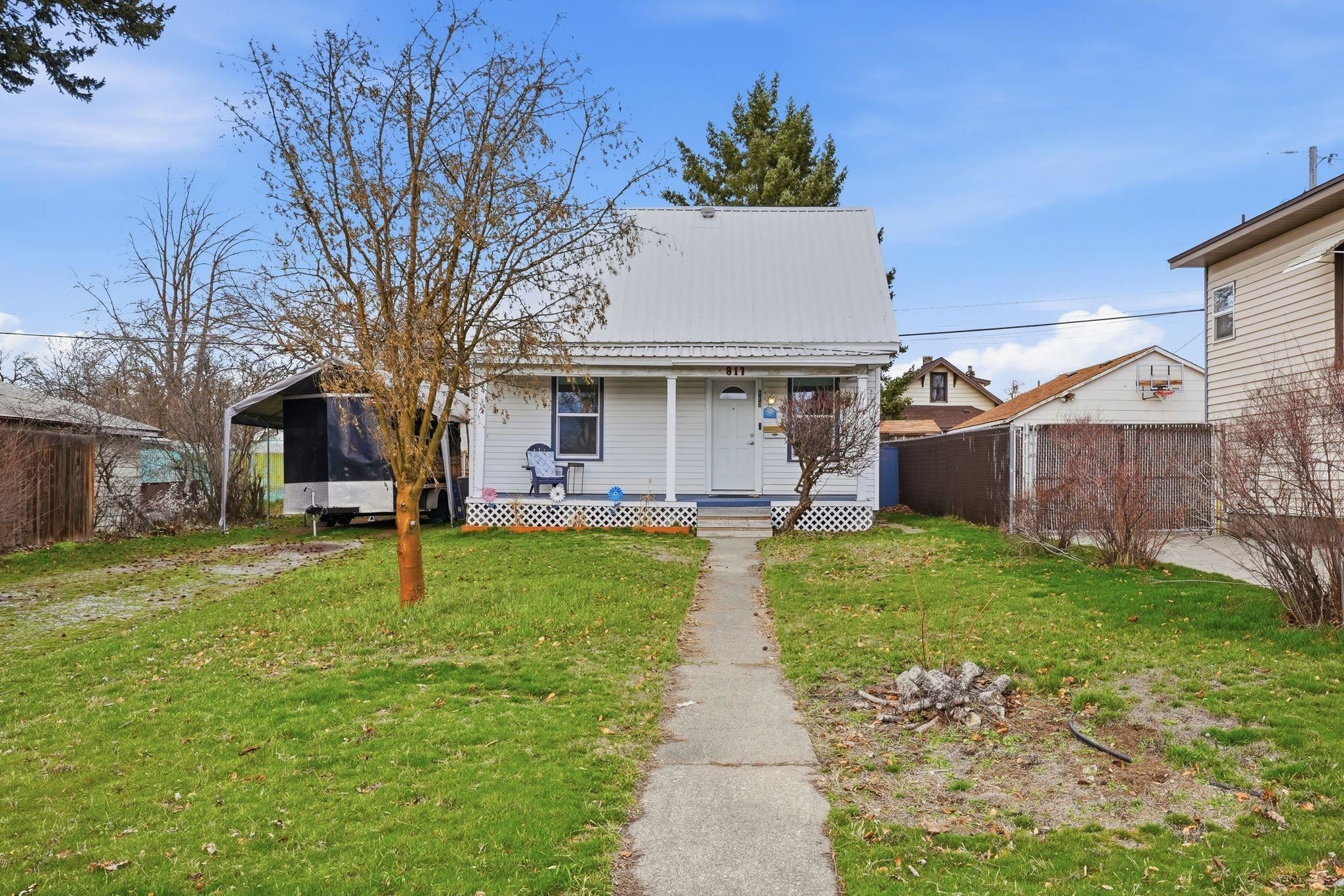 817 E Walton Ave - Photo 4