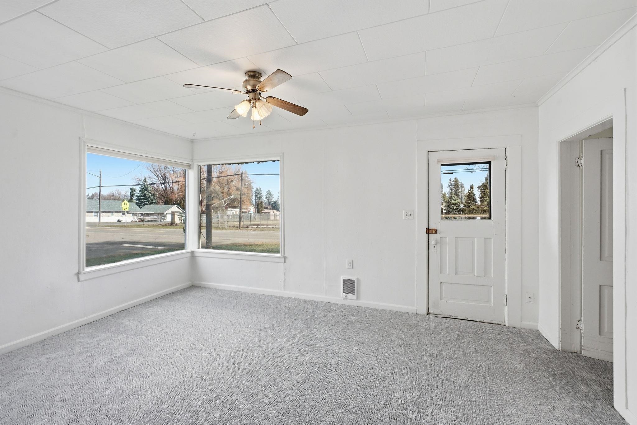 452 S LEFEVRE St - Photo 6