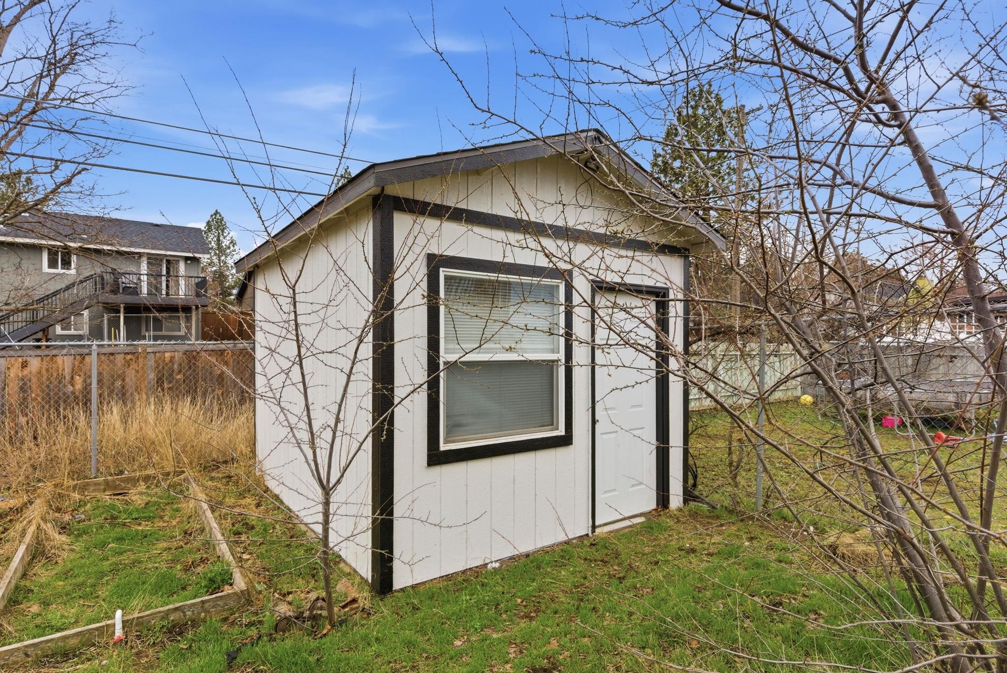 4020 E 34th Ave - Photo 38