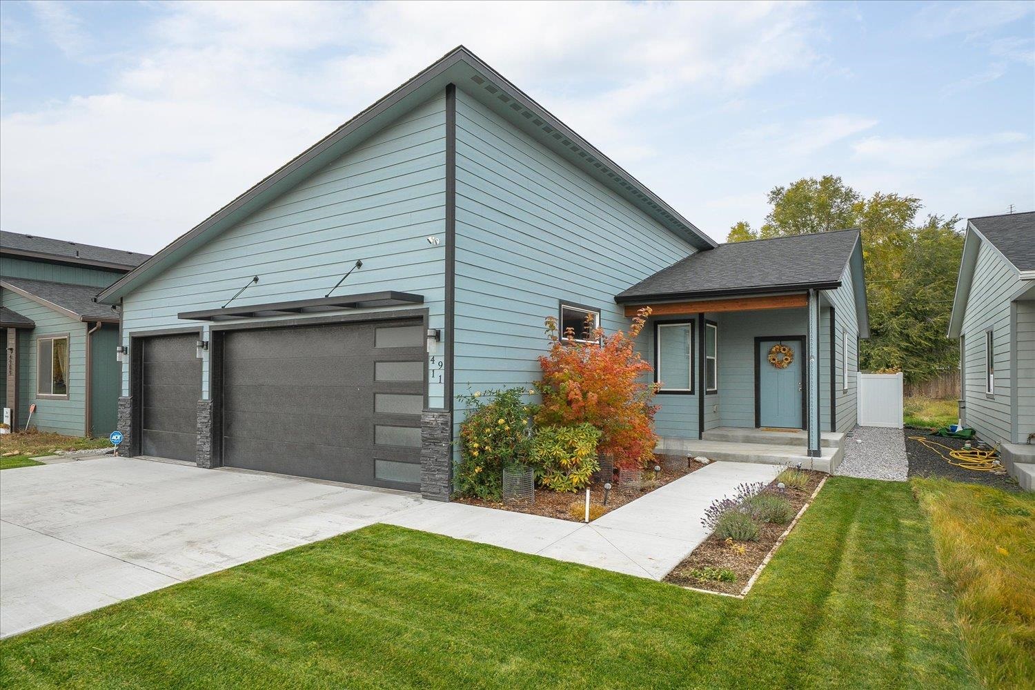 4911 E Grace Ave - Photo 1