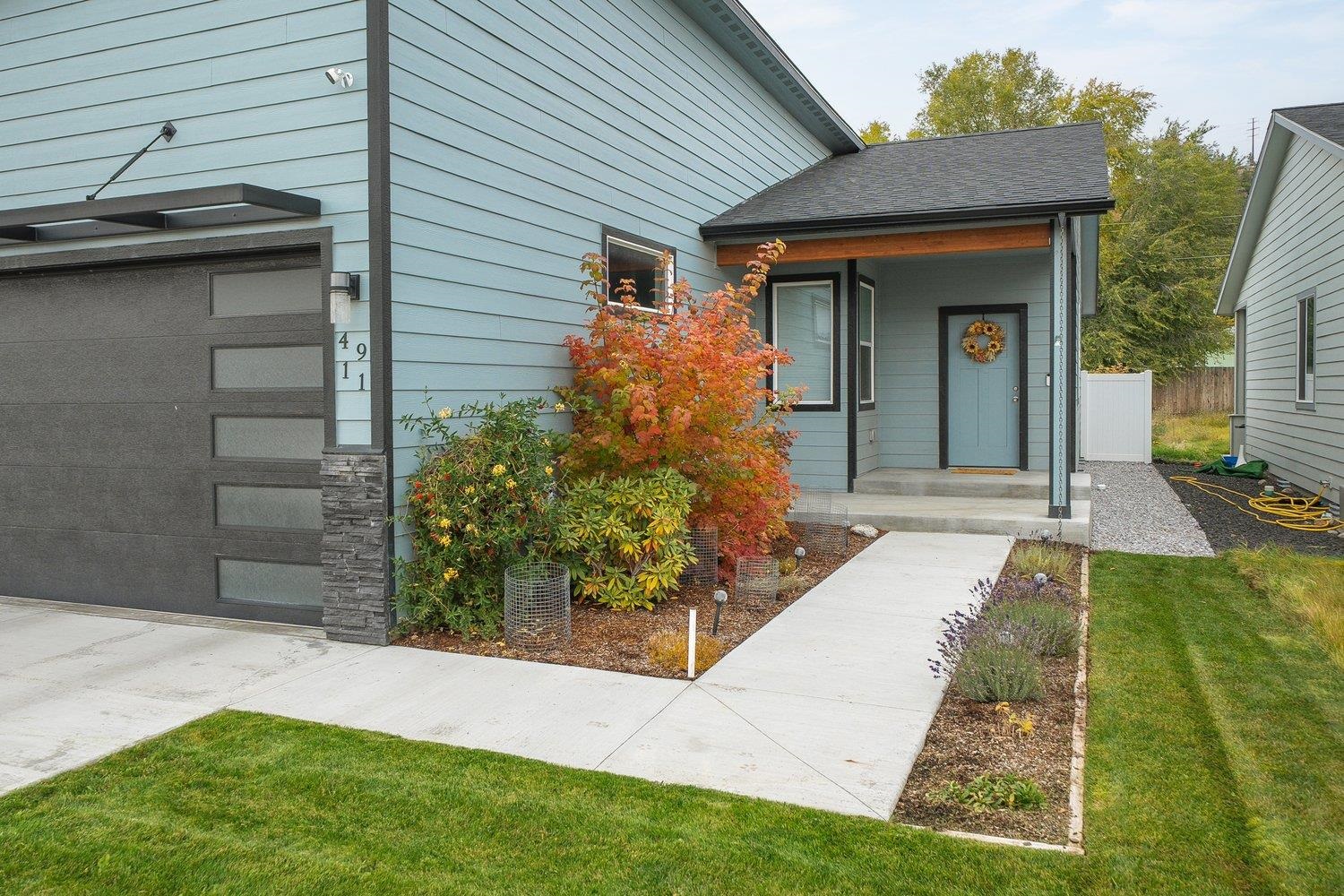 4911 E Grace Ave - Photo 2