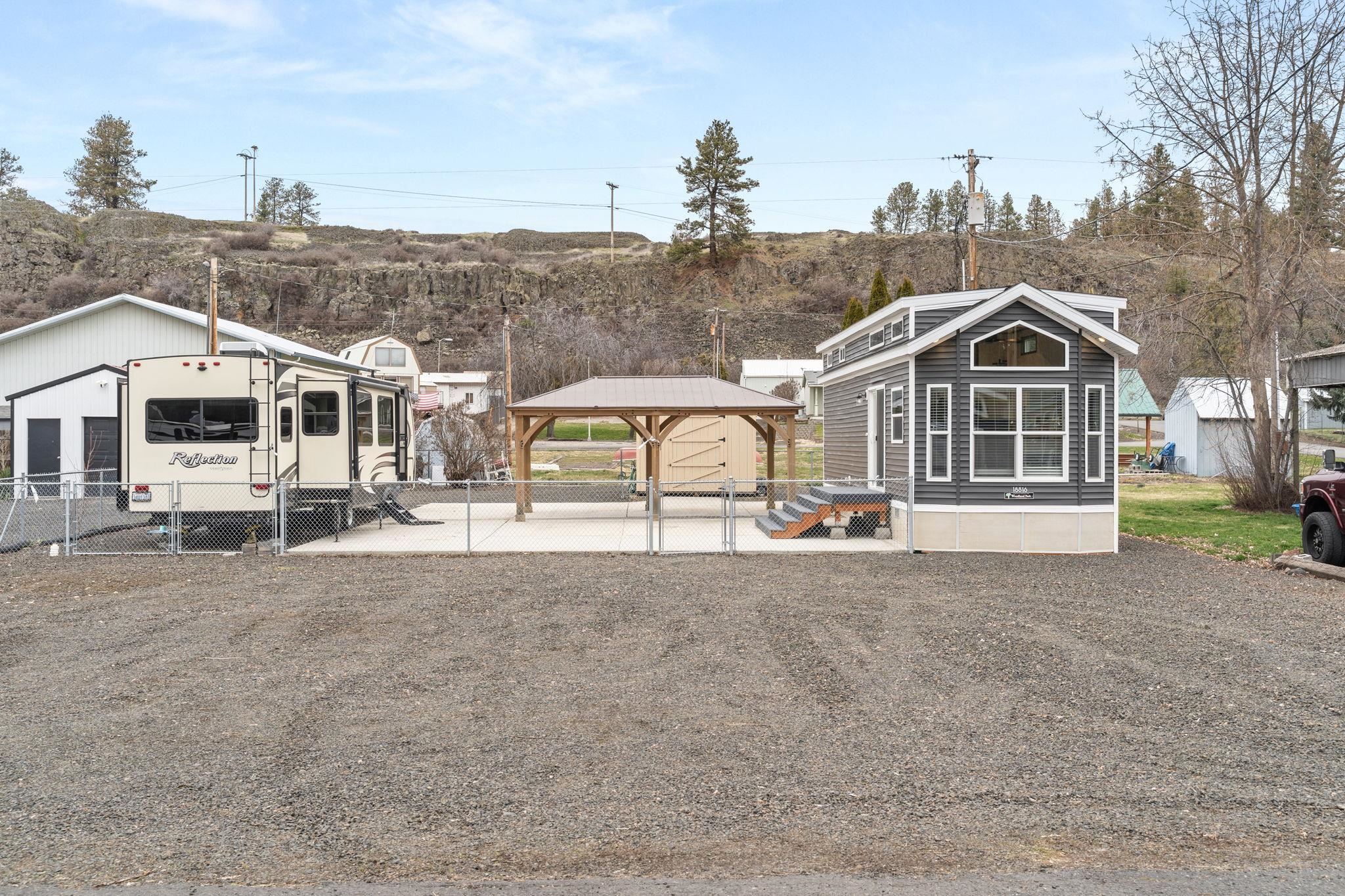 18816 W Pommier Rd - Photo 38