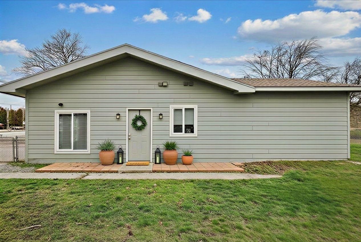10821 E Mission Ave - Photo 1