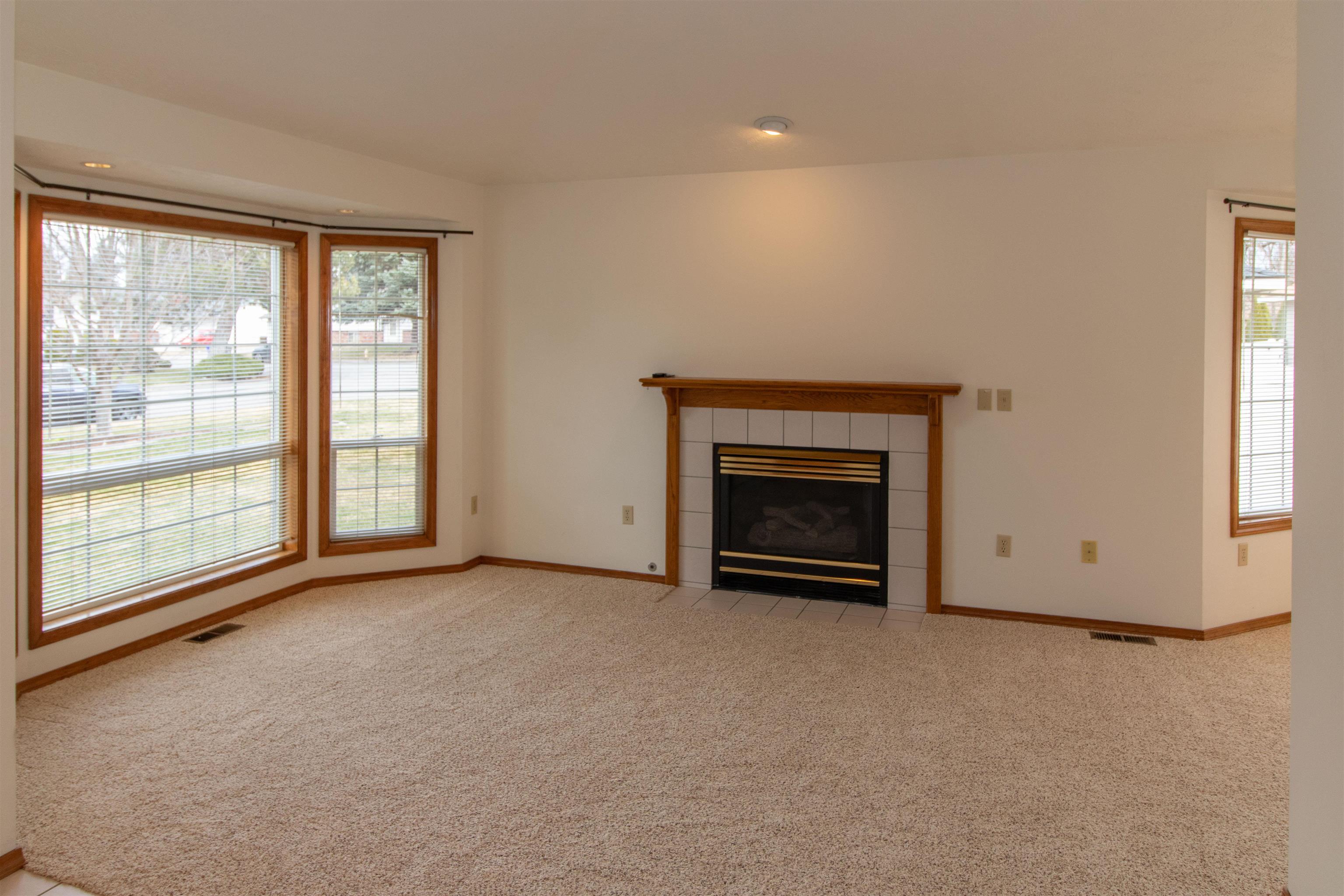 11316 E 34th Ave - Photo 5