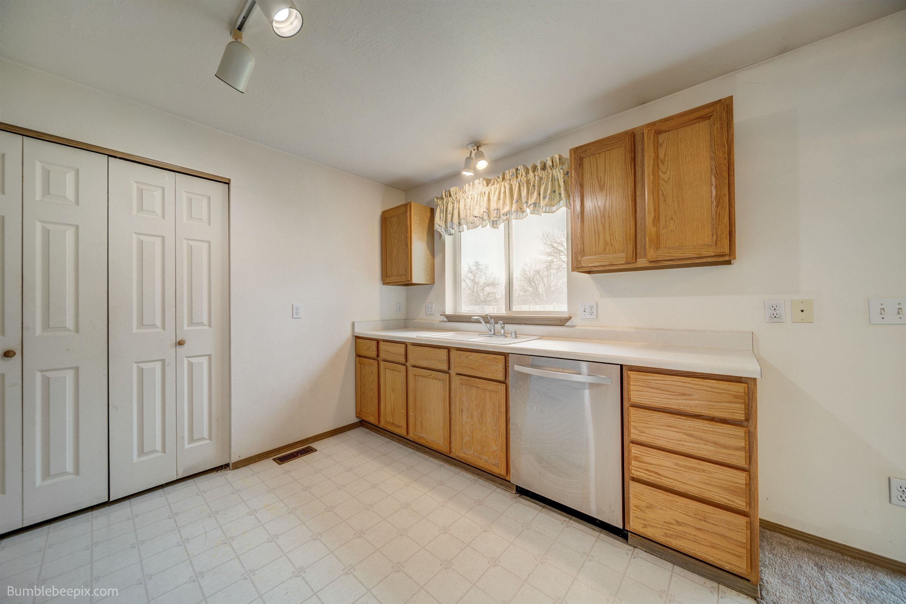 2925 N Glenbrook Ln - Photo 12