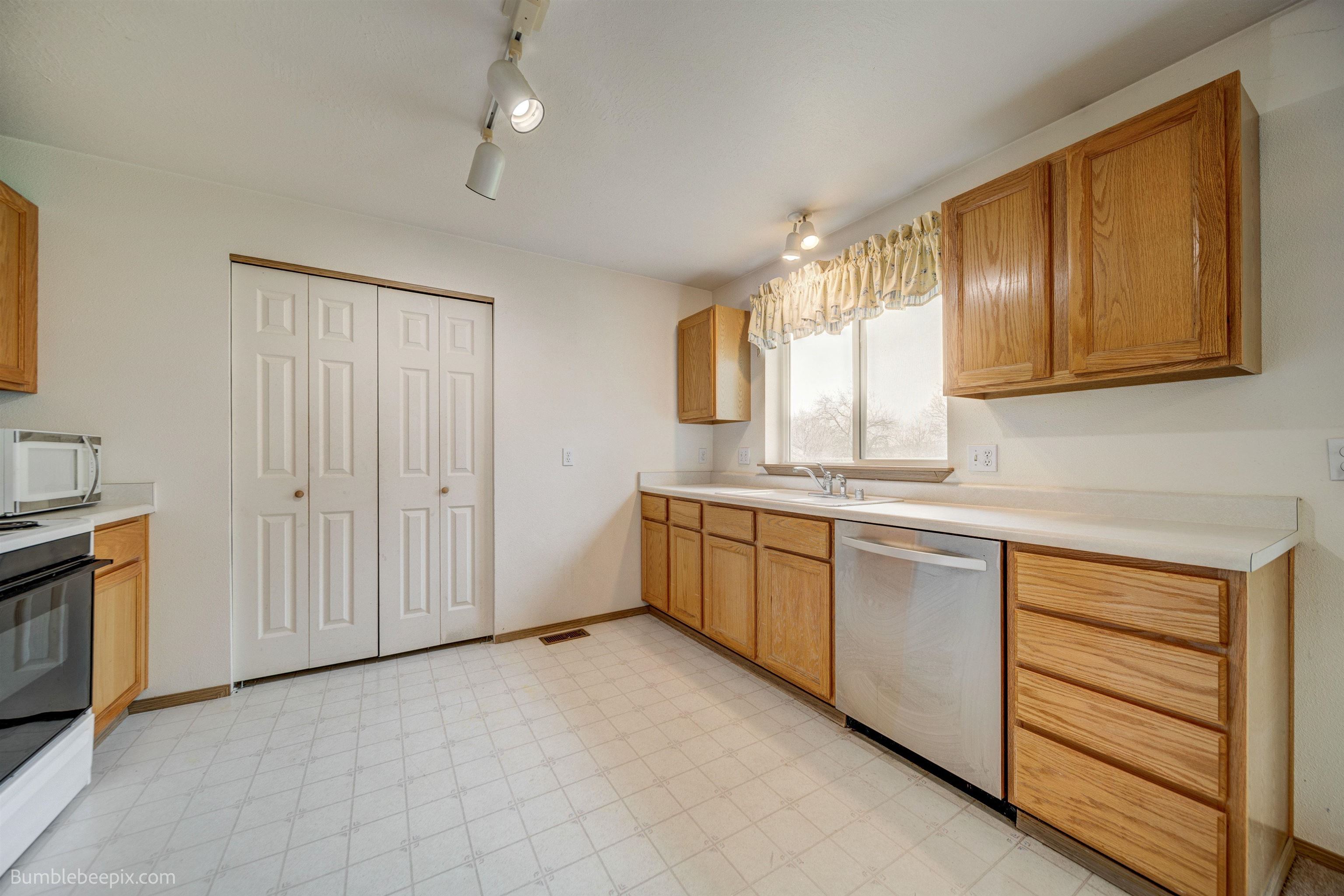 2925 N Glenbrook Ln - Photo 8