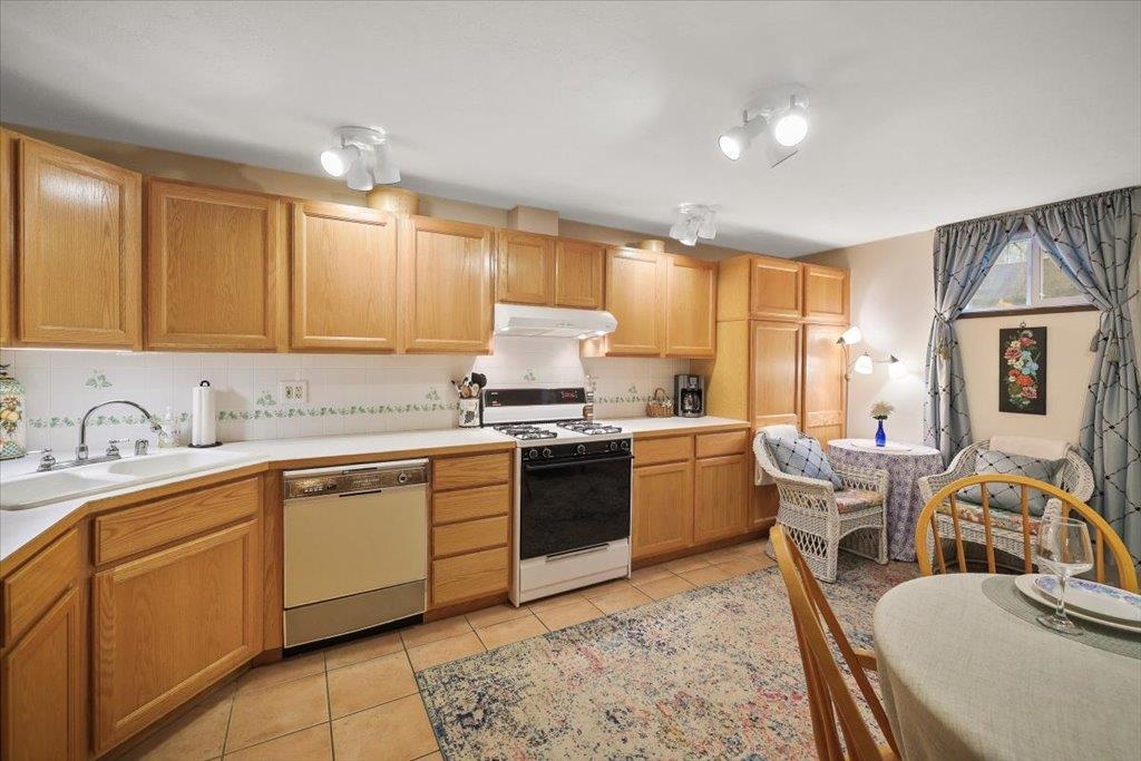 10808 E 47th Ave - Photo 32