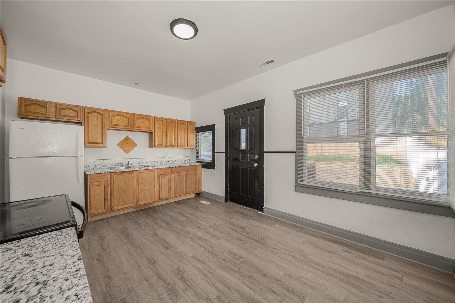 2907 E Jackson Ave - Photo 11