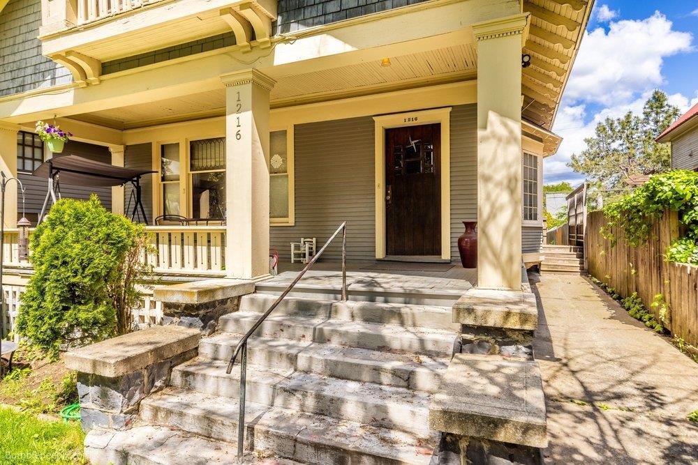 1216 W 11th Ave - Photo 2