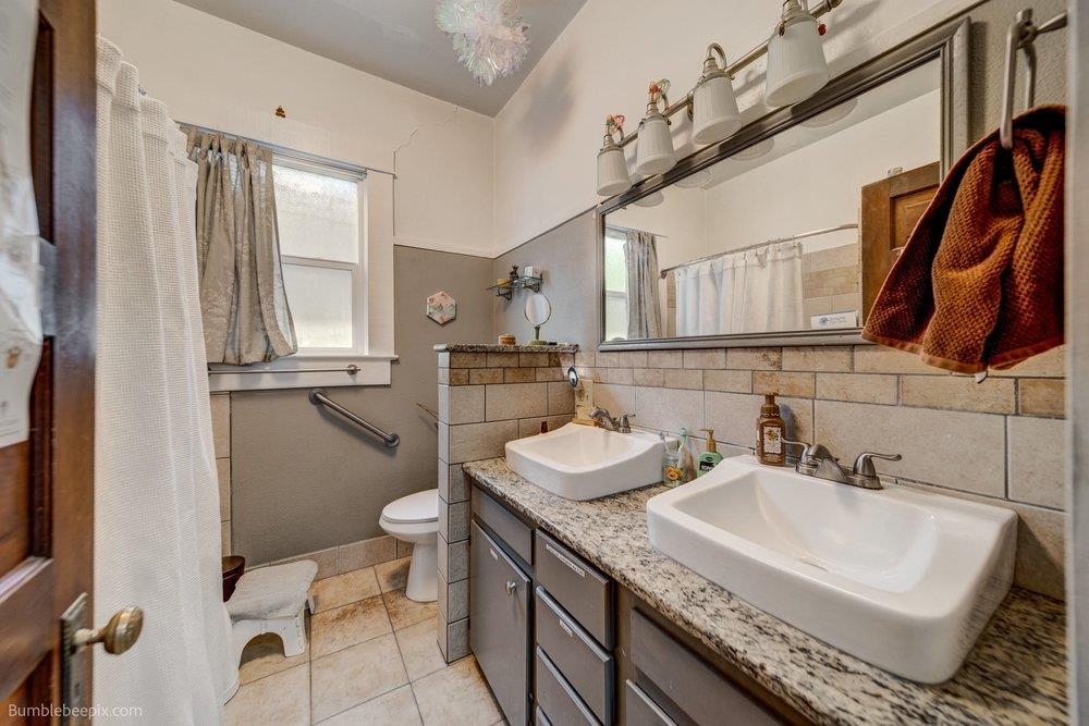 1216 W 11th Ave - Photo 17