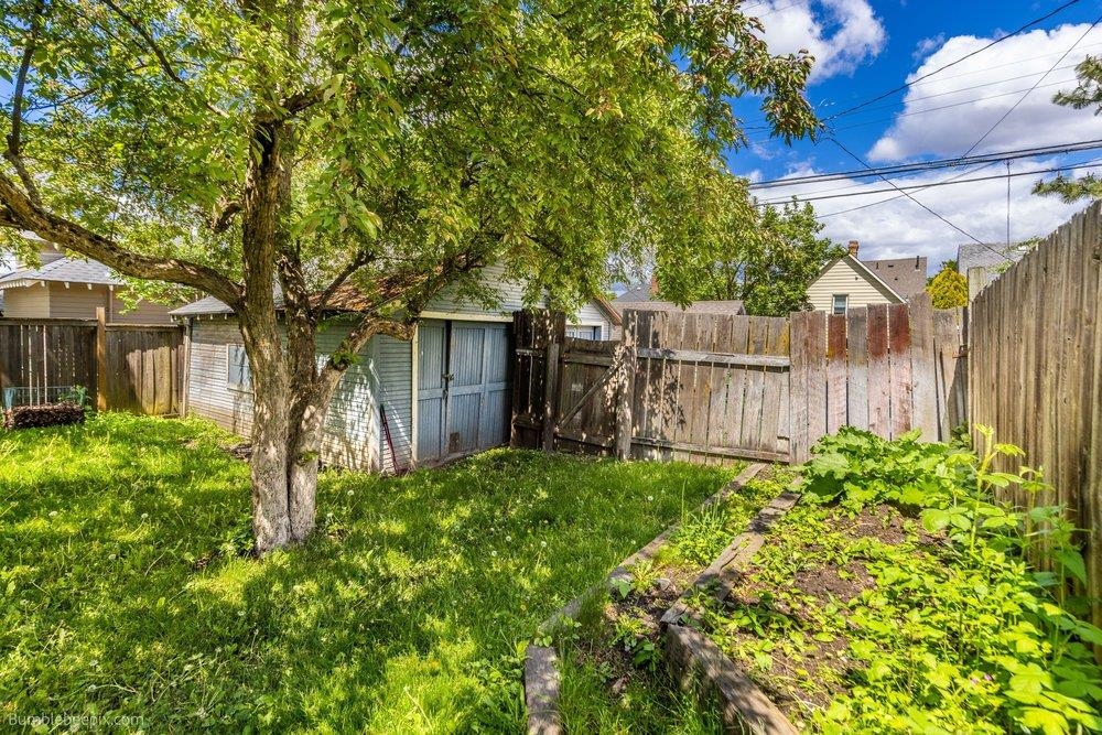 1216 W 11th Ave - Photo 4