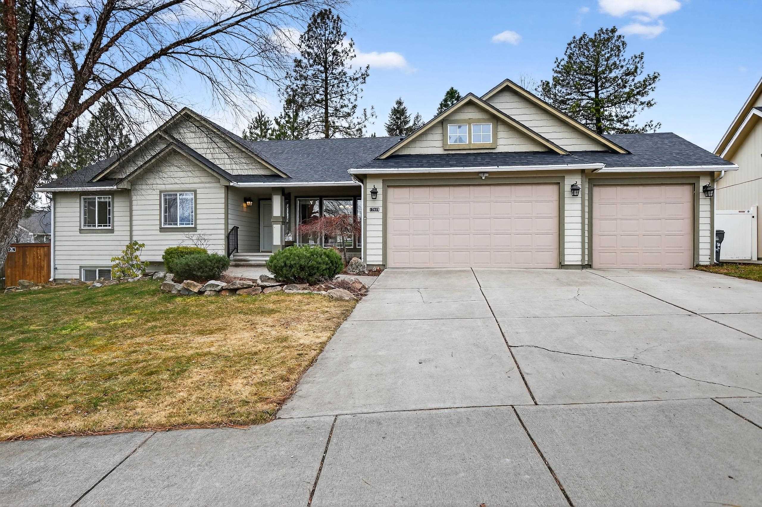 17419 N Edgecrest Rd - Photo 1
