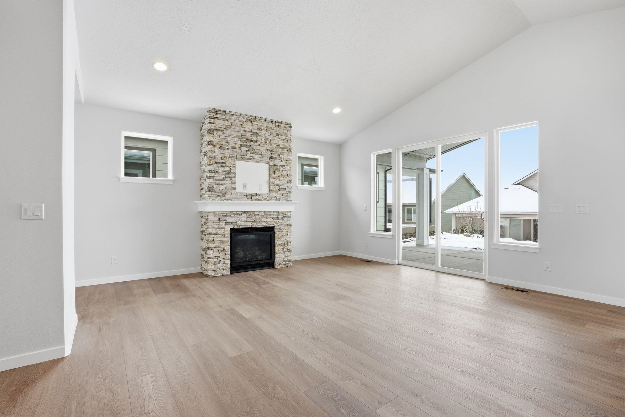 2635 N Rydal Ln - Photo 5