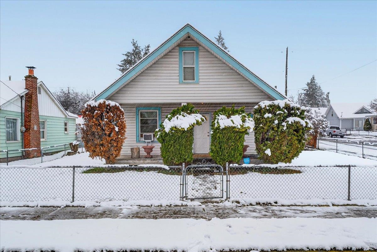 5623 N Regal St - Photo 1