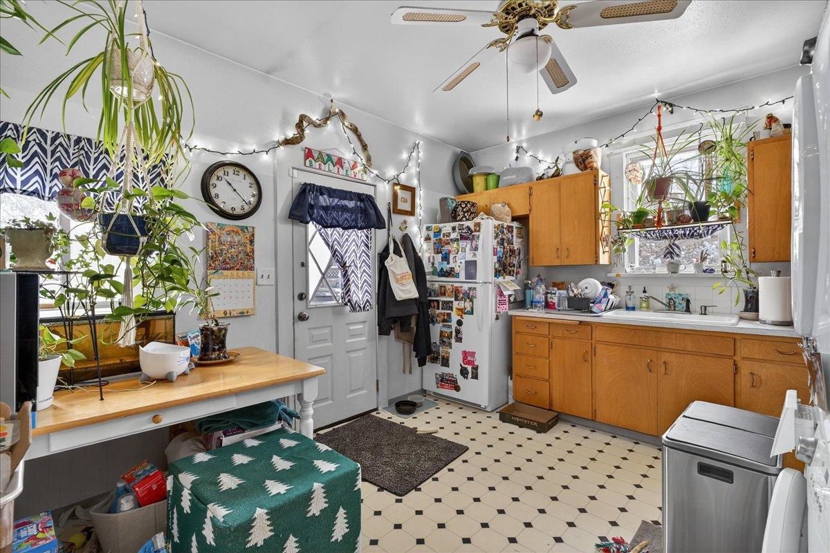 5623 N Regal St - Photo 10