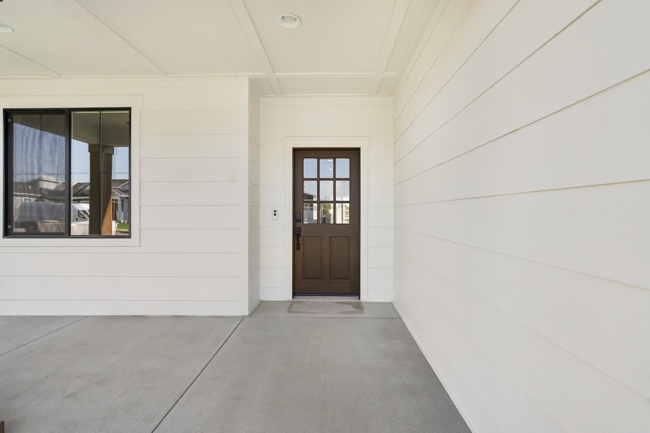 12237 N VALENCIA Ave - Photo 2
