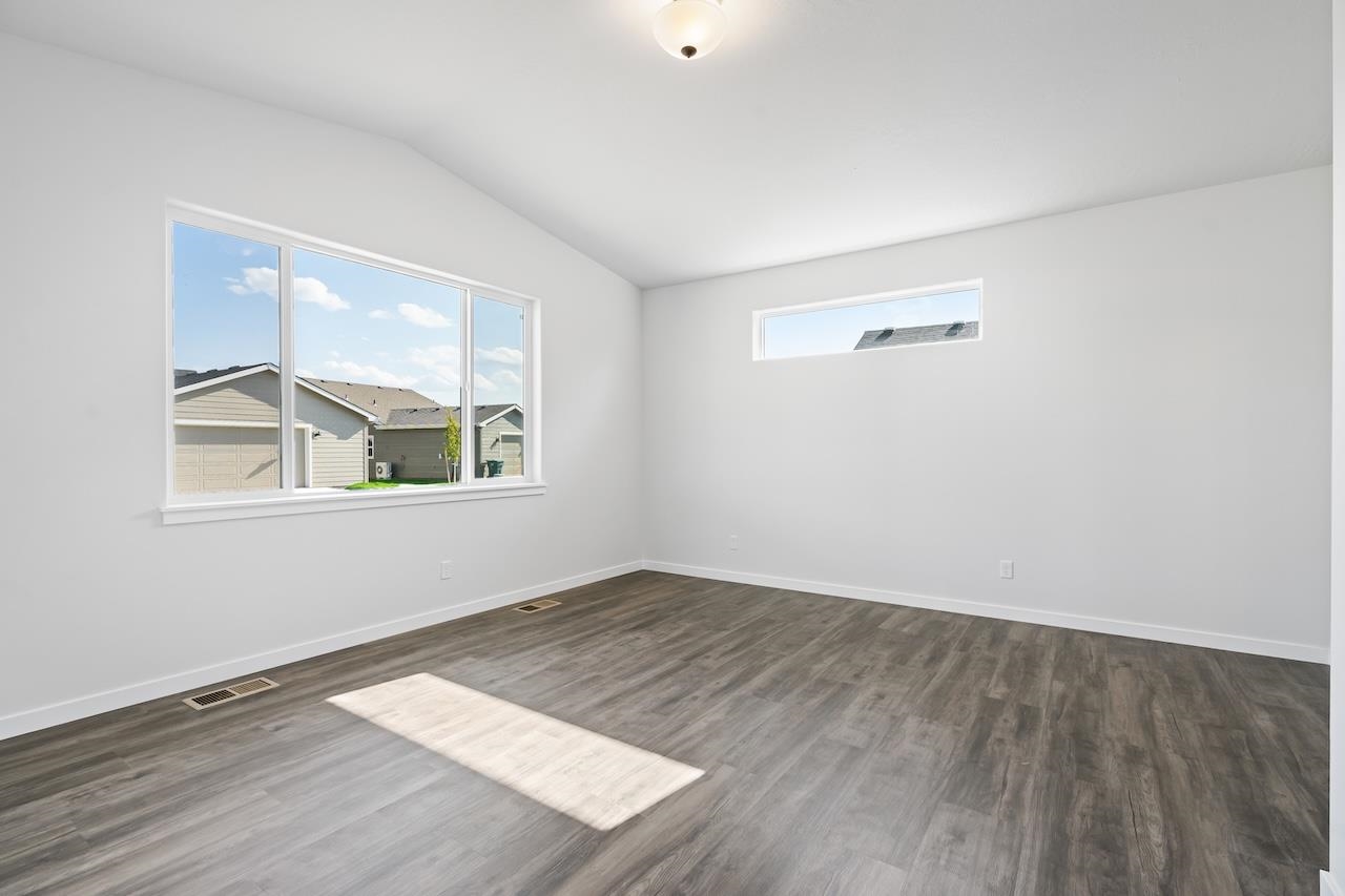 12237 N VALENCIA Ave - Photo 13