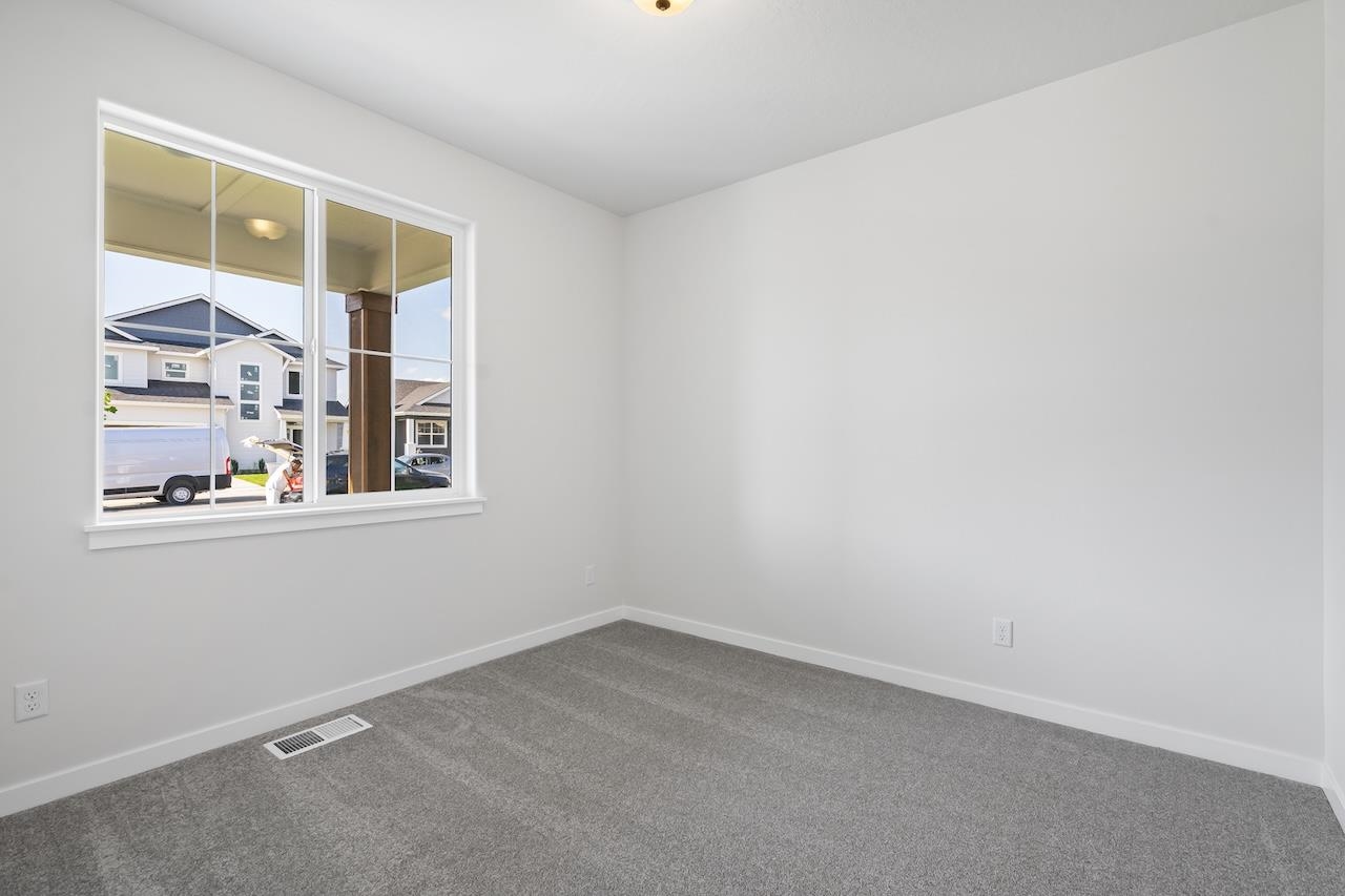 12237 N VALENCIA Ave - Photo 18