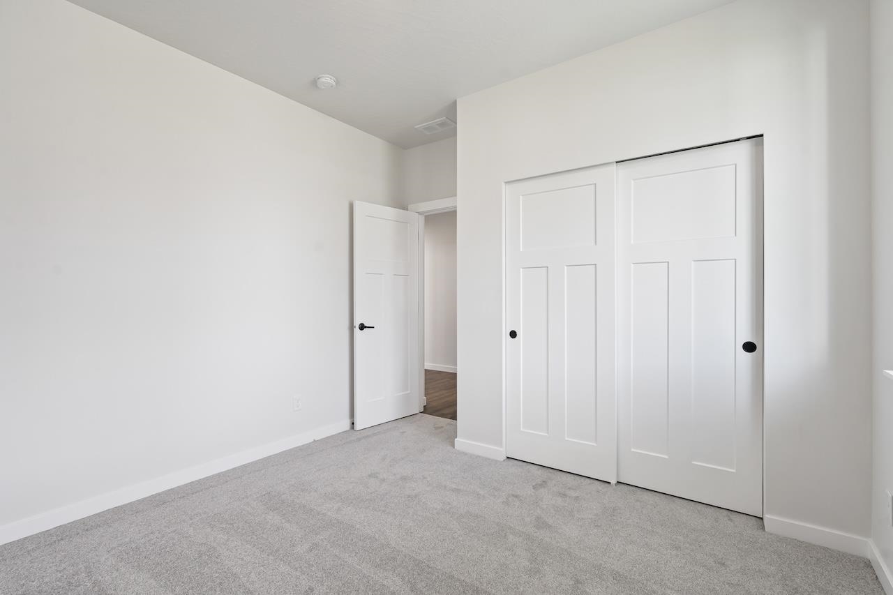12237 N VALENCIA Ave - Photo 19