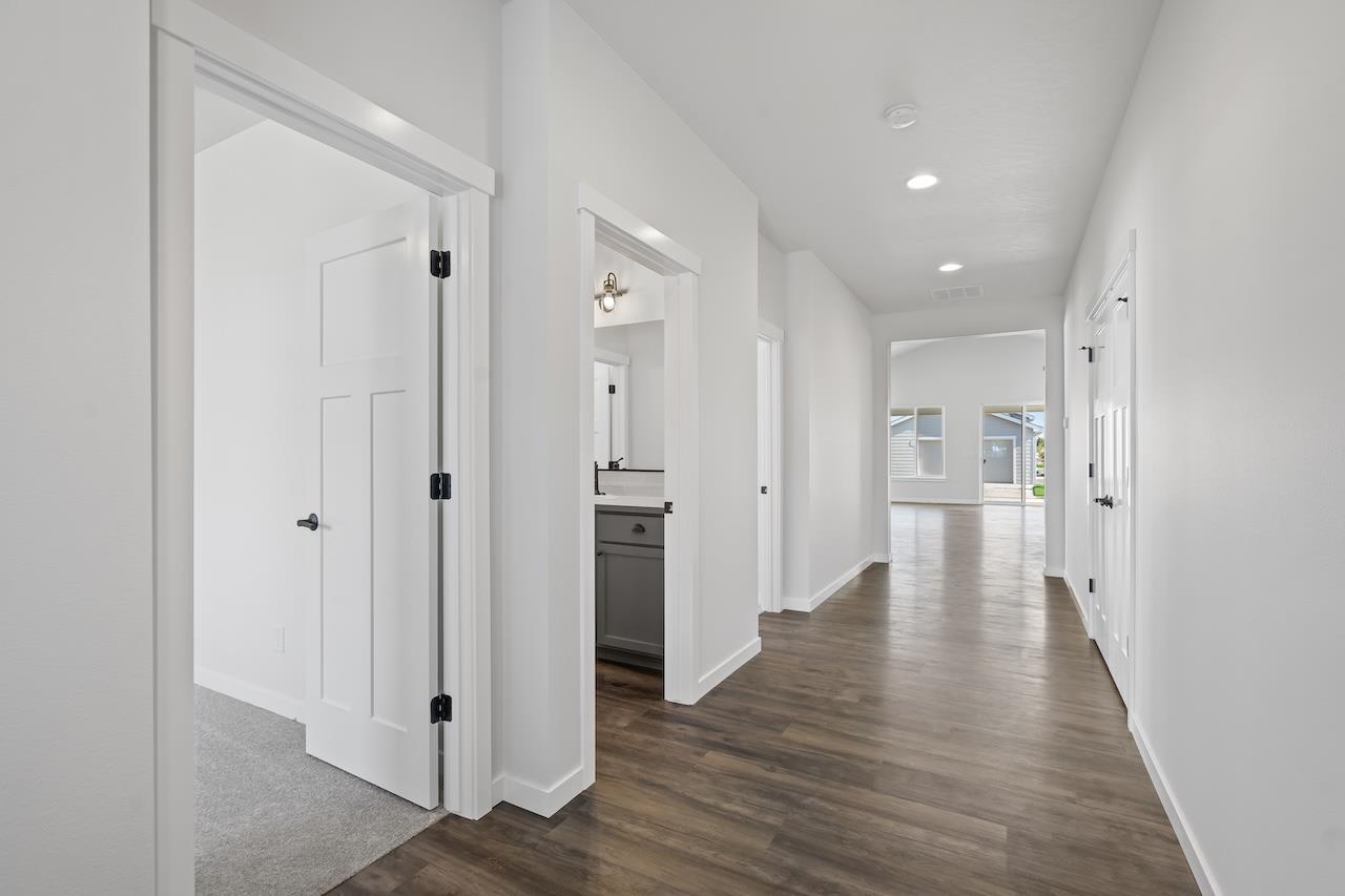 12237 N VALENCIA Ave - Photo 3