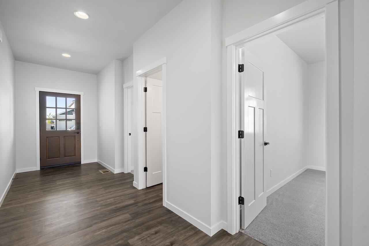 12237 N VALENCIA Ave - Photo 4