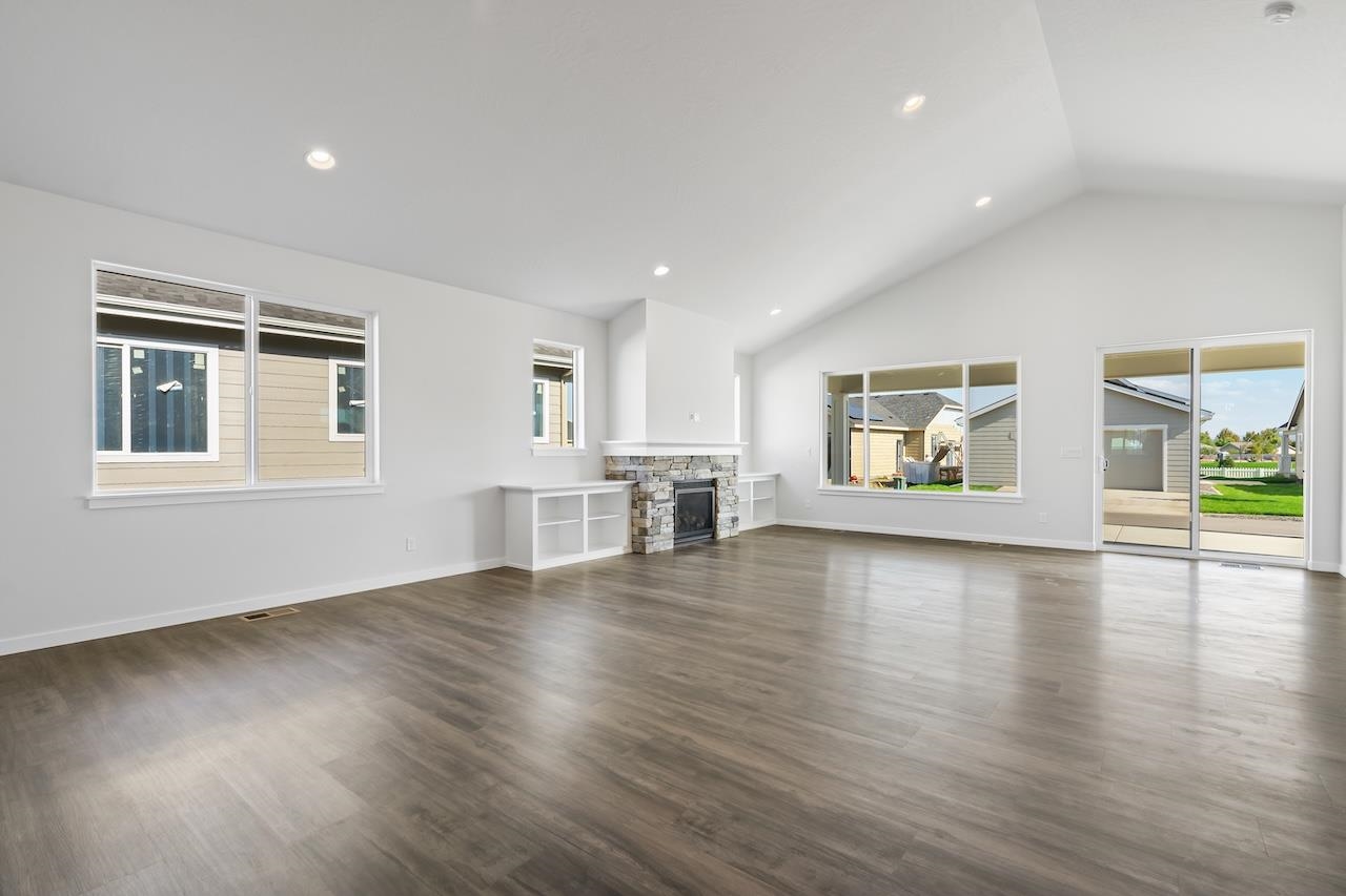 12237 N VALENCIA Ave - Photo 5