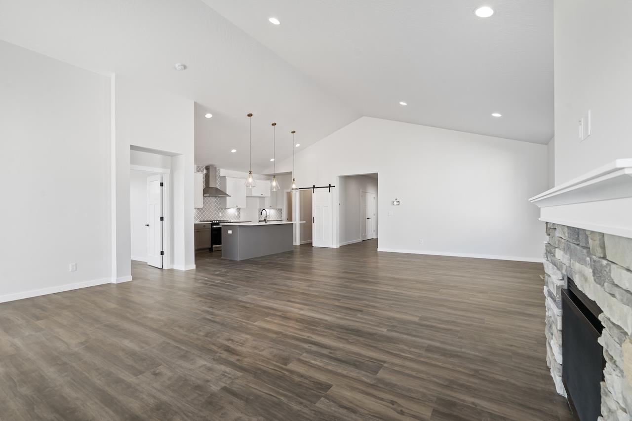 12237 N VALENCIA Ave - Photo 7