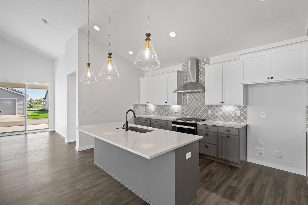 12237 N VALENCIA Ave - Photo 9