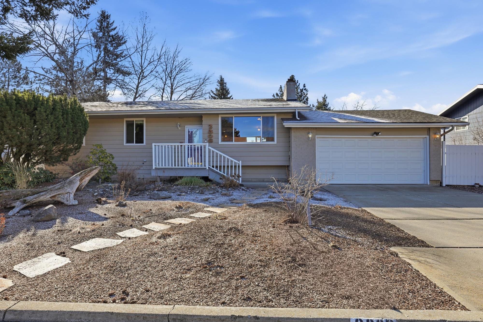 2306 E 49th Ave - Photo 1