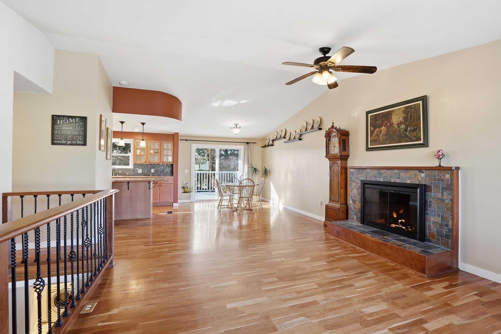 2306 E 49th Ave - Photo 4