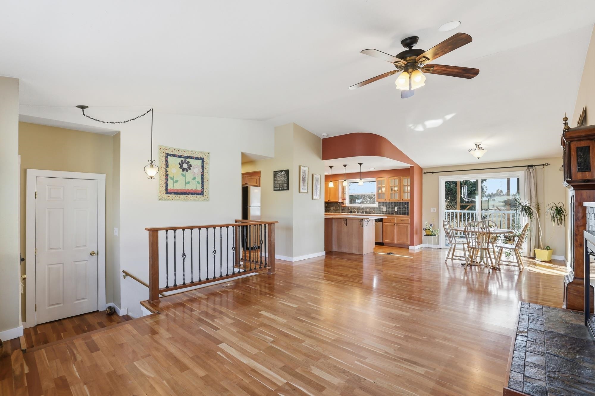 2306 E 49th Ave - Photo 5